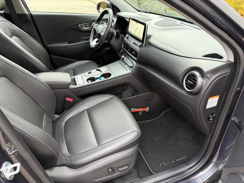 Hyundai Kona Premium 64 KWh 204 hp Bluelink SOH100%, снимка 7 - Автомобили и джипове - 53501724