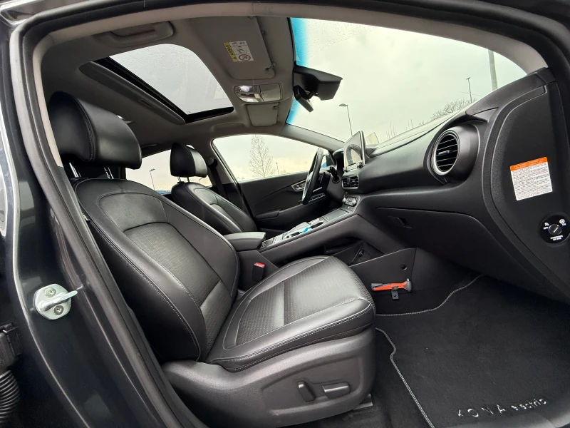 Hyundai Kona Premium 64 KWh 204 hp Bluelink SOH100%, снимка 16 - Автомобили и джипове - 53501724