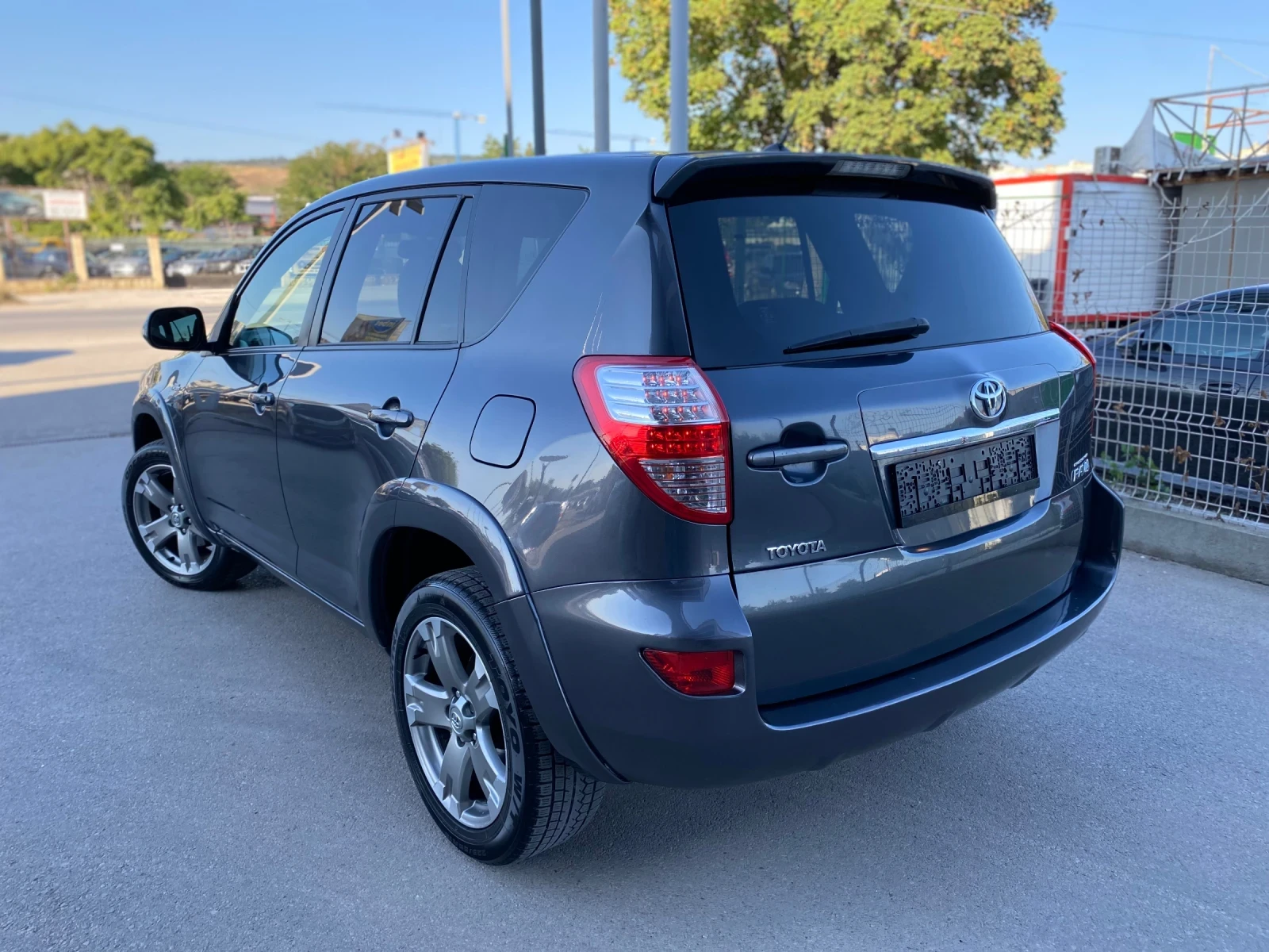 Toyota Rav4 2.2 150кс CROSSOVER АВТОМАТИК - изображение 5