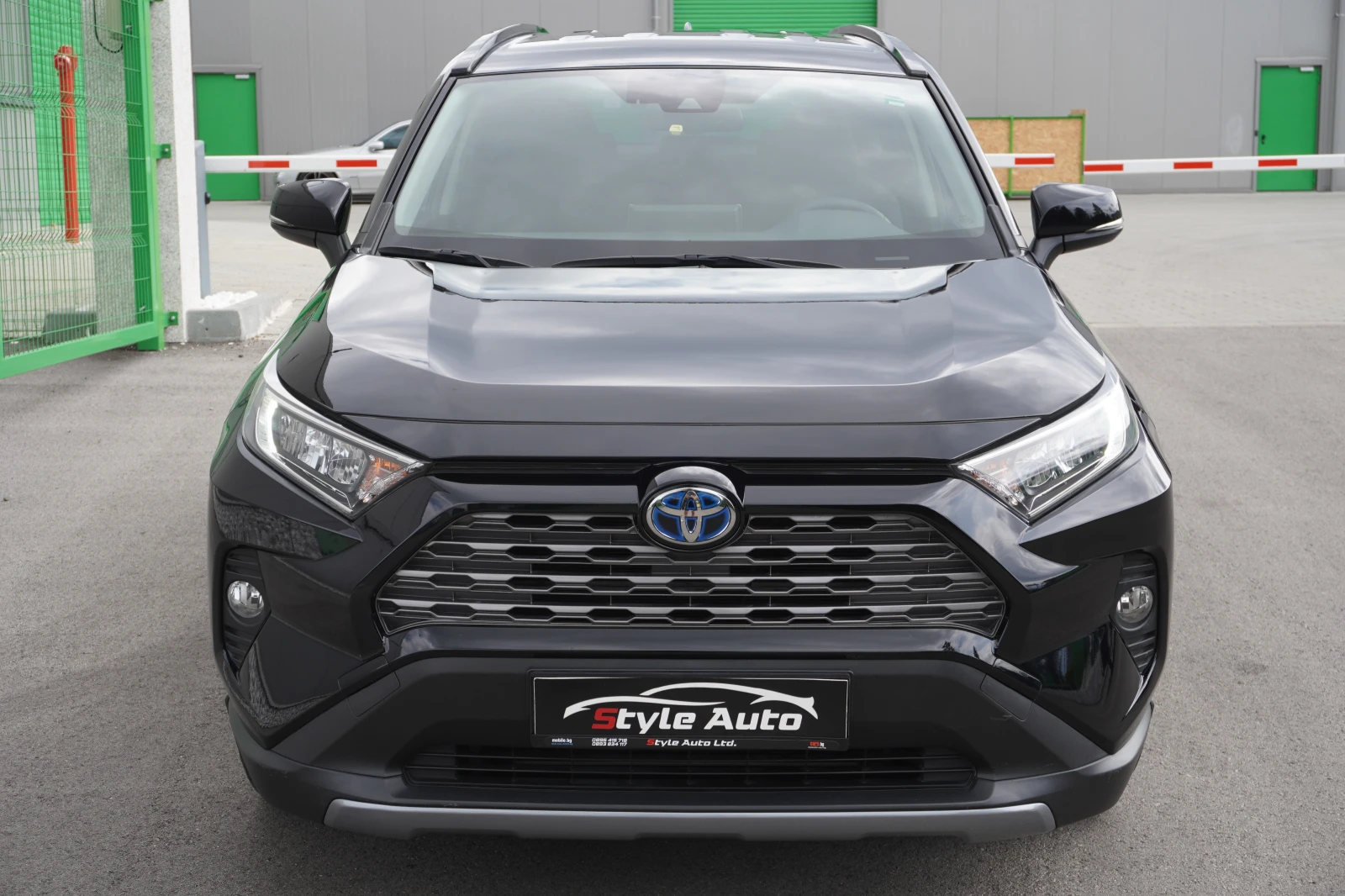 Toyota Rav4 2.5i AWD HYBRID-КАТО НОВА! - изображение 8