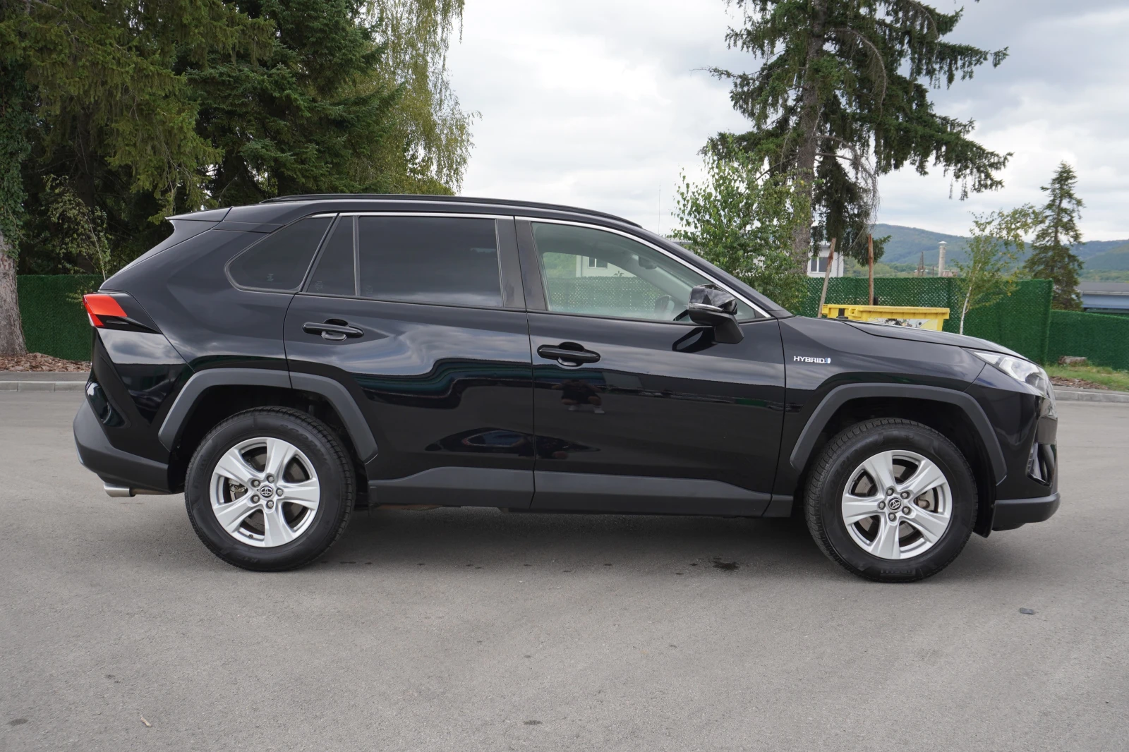 Toyota Rav4 2.5i AWD HYBRID-КАТО НОВА! - изображение 6