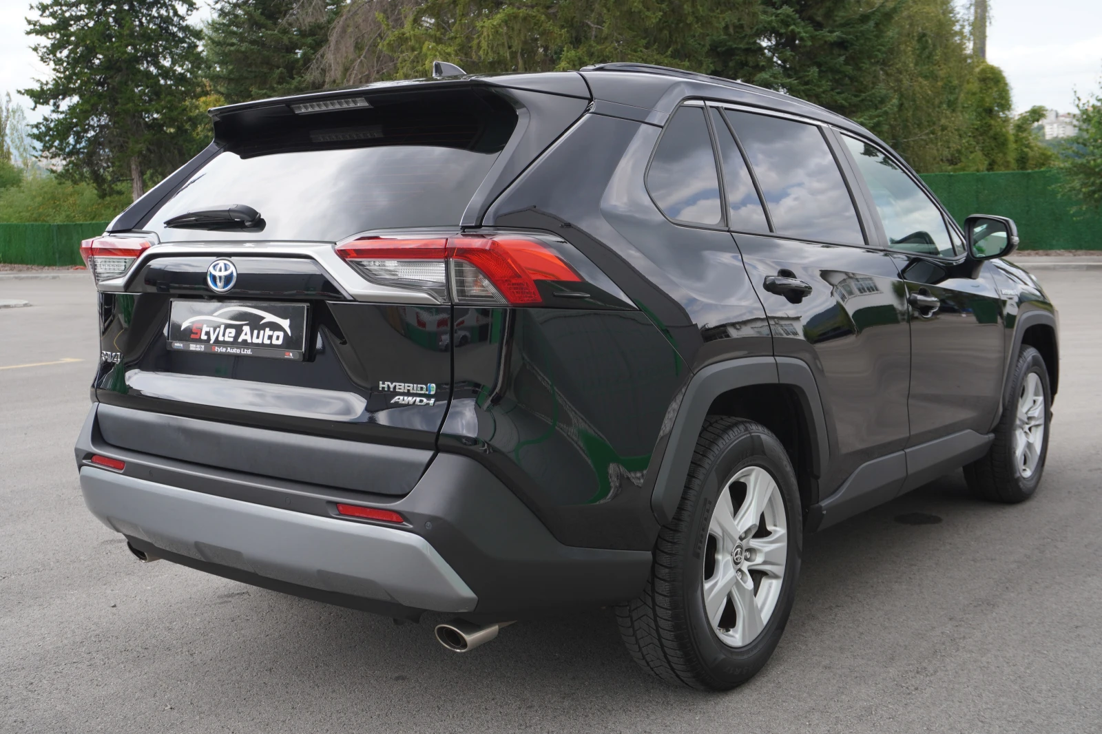 Toyota Rav4 2.5i AWD HYBRID-КАТО НОВА! - изображение 5