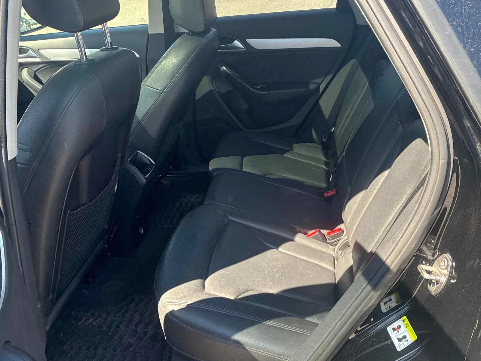 Audi Q3 Komfort* АвтоКредит* (ЦЕНА ДО БГ), снимка 14 - Автомобили и джипове - 54218018