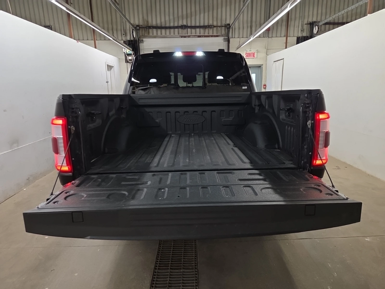Ford F150 XL 4WD SuperCrew , снимка 10 - Автомобили и джипове - 54492111