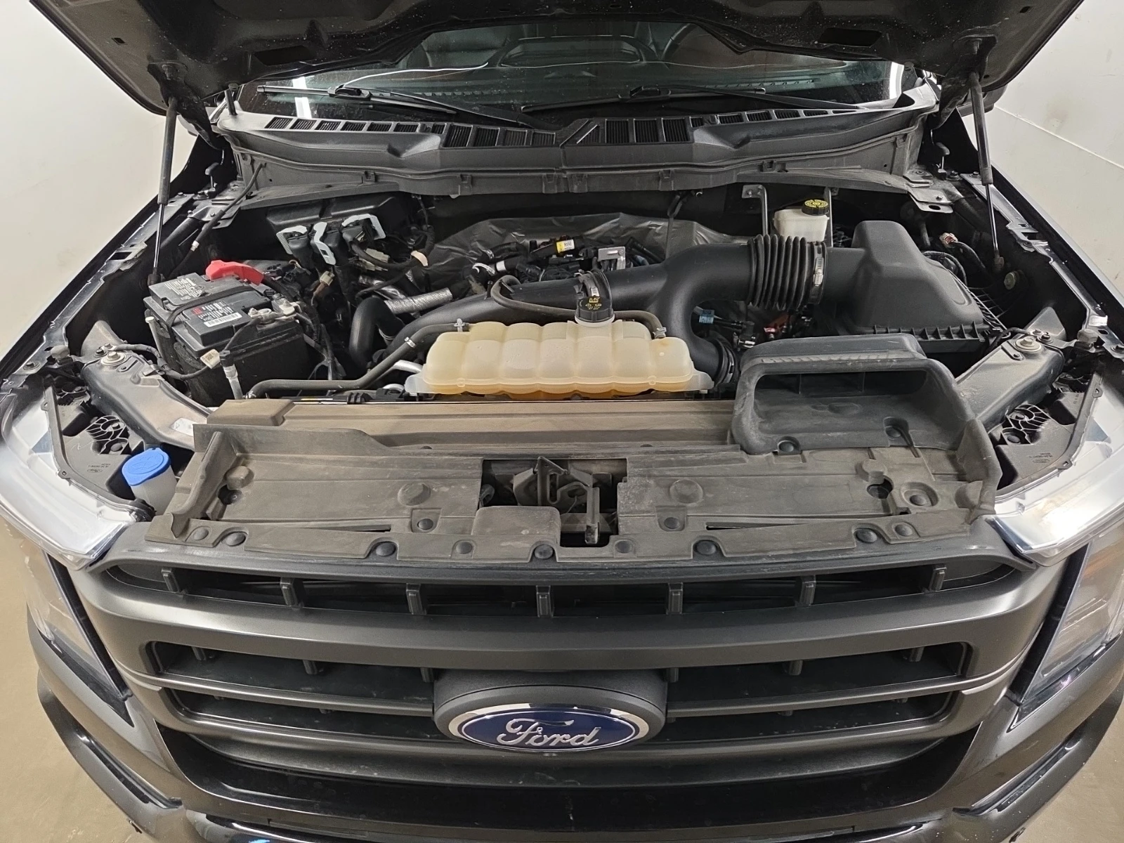 Ford F150 XL 4WD SuperCrew , снимка 9 - Автомобили и джипове - 54492111