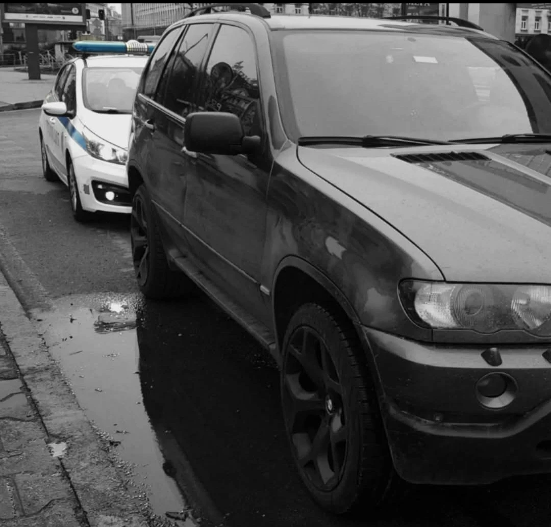 BMW X5 4.4  286 к. с.