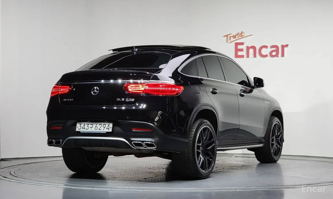 Mercedes-Benz GLE 63 S AMG 4Matic* ОБДУХВАНЕ* КОЖЕН САЛОН, снимка 2 - Автомобили и джипове - 54846185