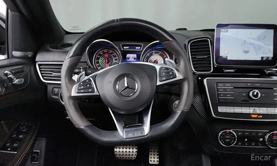 Mercedes-Benz GLE 63 S AMG 4Matic* ОБДУХВАНЕ* КОЖЕН САЛОН, снимка 13 - Автомобили и джипове - 54846185
