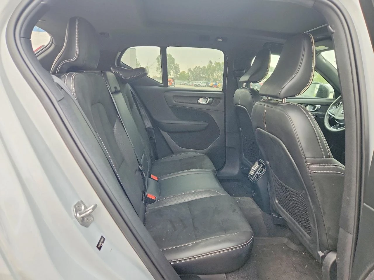 Volvo XC40 RECHARGE* РЕАЛНИ КМ!, снимка 9 - Автомобили и джипове - 54897117