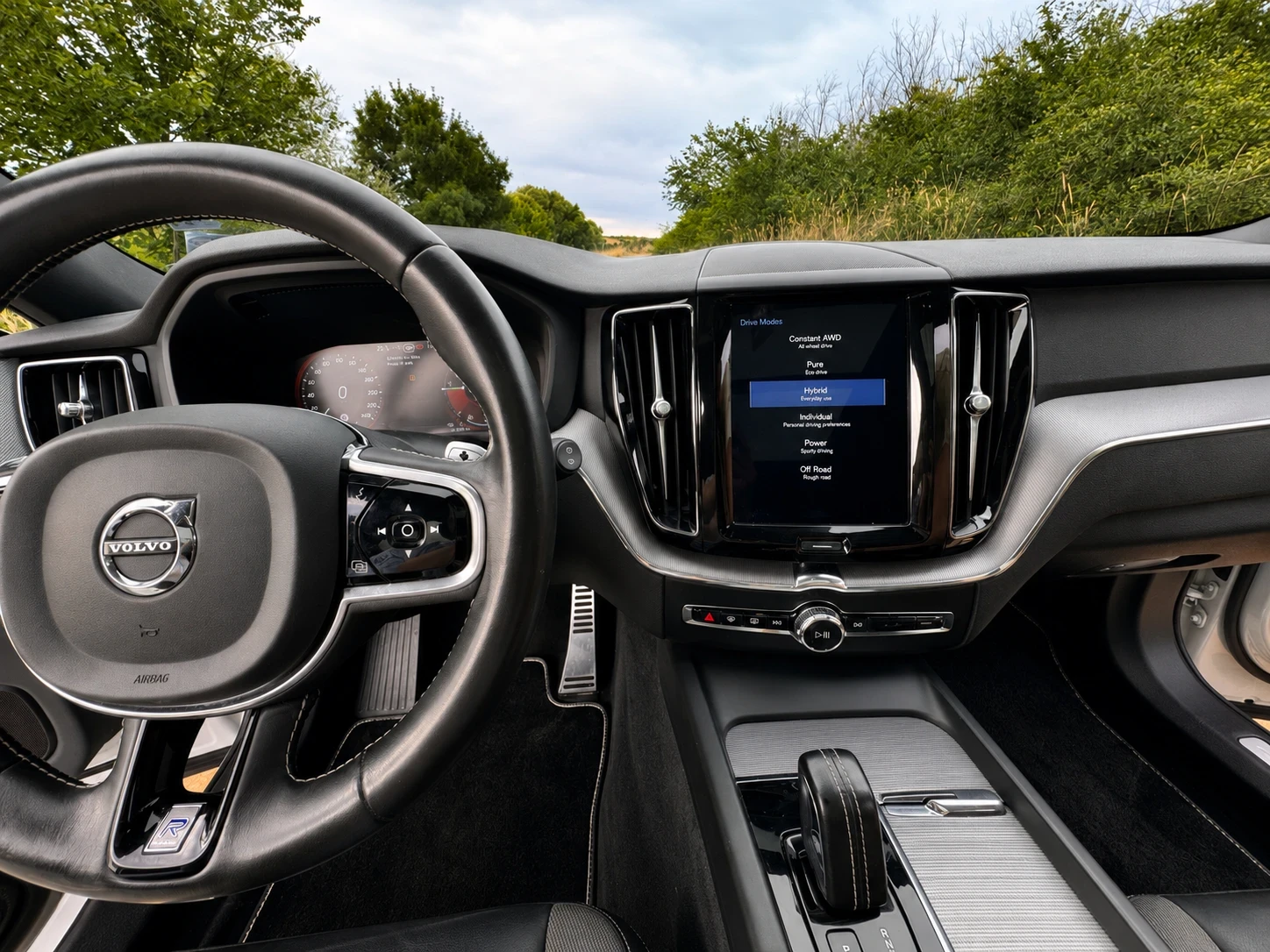 Volvo XC60 Plugin Hybrid T8 R-Design, снимка 7 - Автомобили и джипове - 54959459