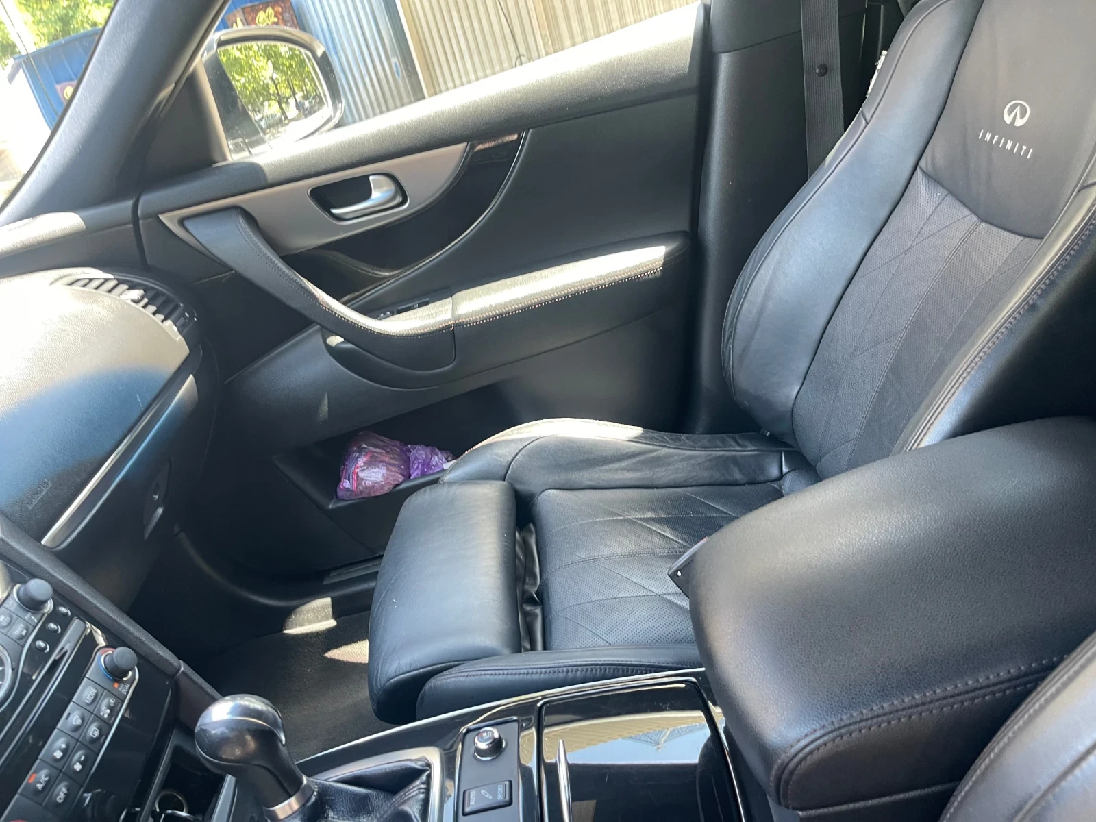 Infiniti QX70, снимка 7 - Автомобили и джипове - 55089309