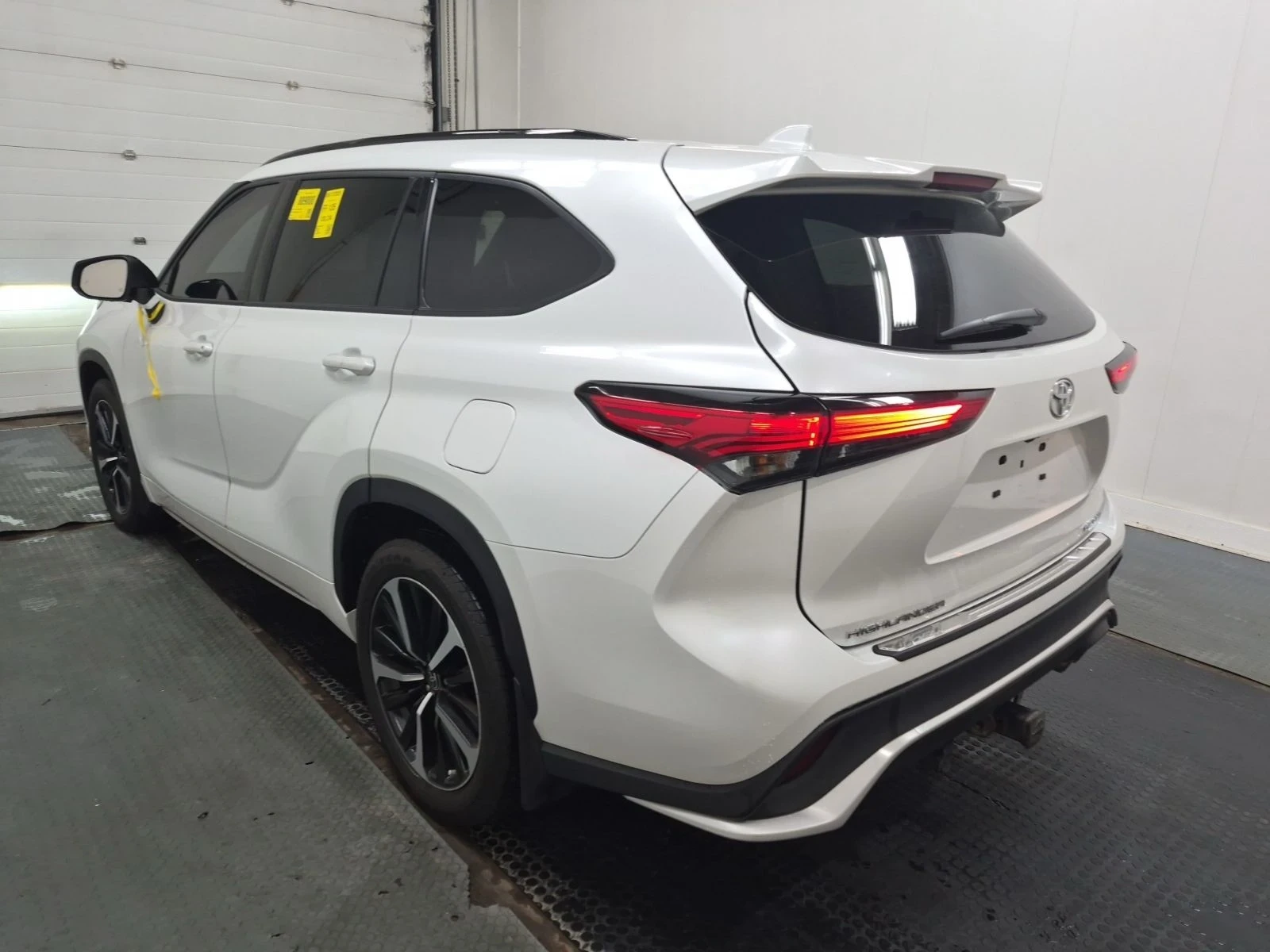 Toyota Highlander XSE* Back cam* Pano* 4x4* 0бдух* Blind Spot * , снимка 5 - Автомобили и джипове - 55978764