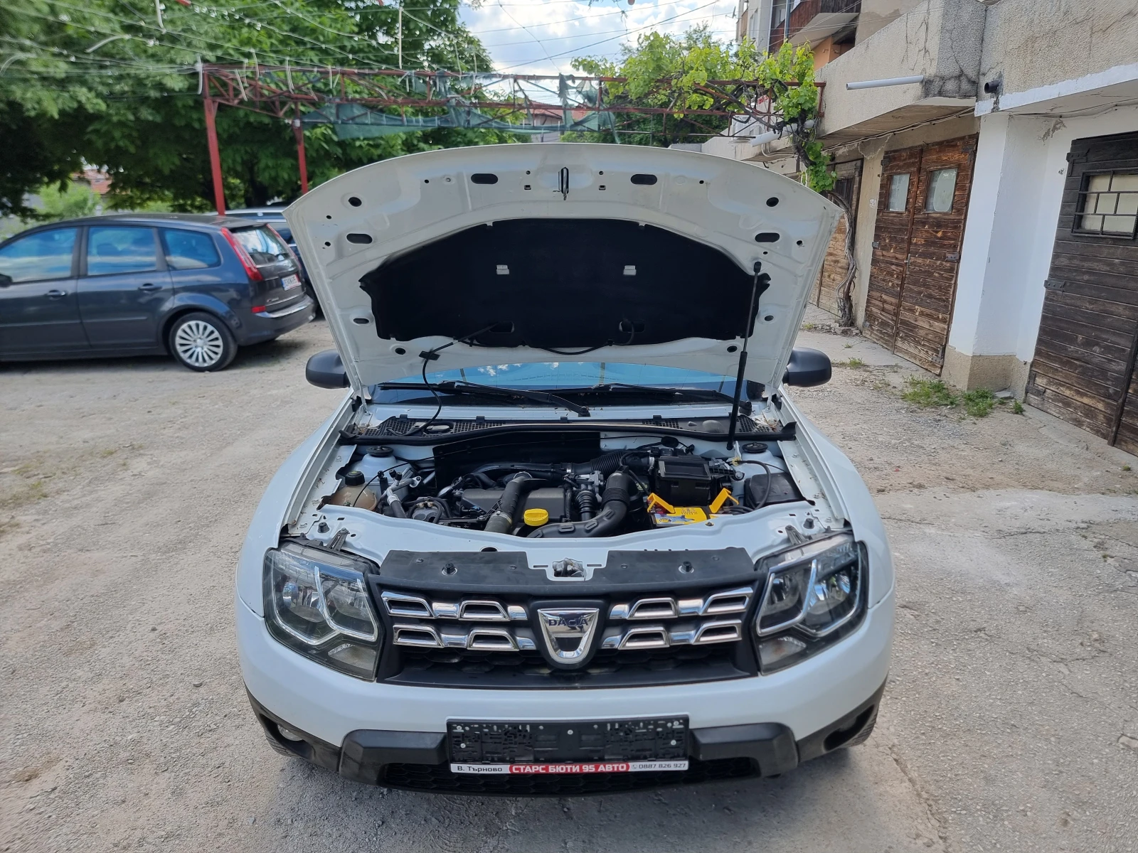 Dacia Duster 1.5dci* 4X4* , снимка 13 - Автомобили и джипове - 56160972