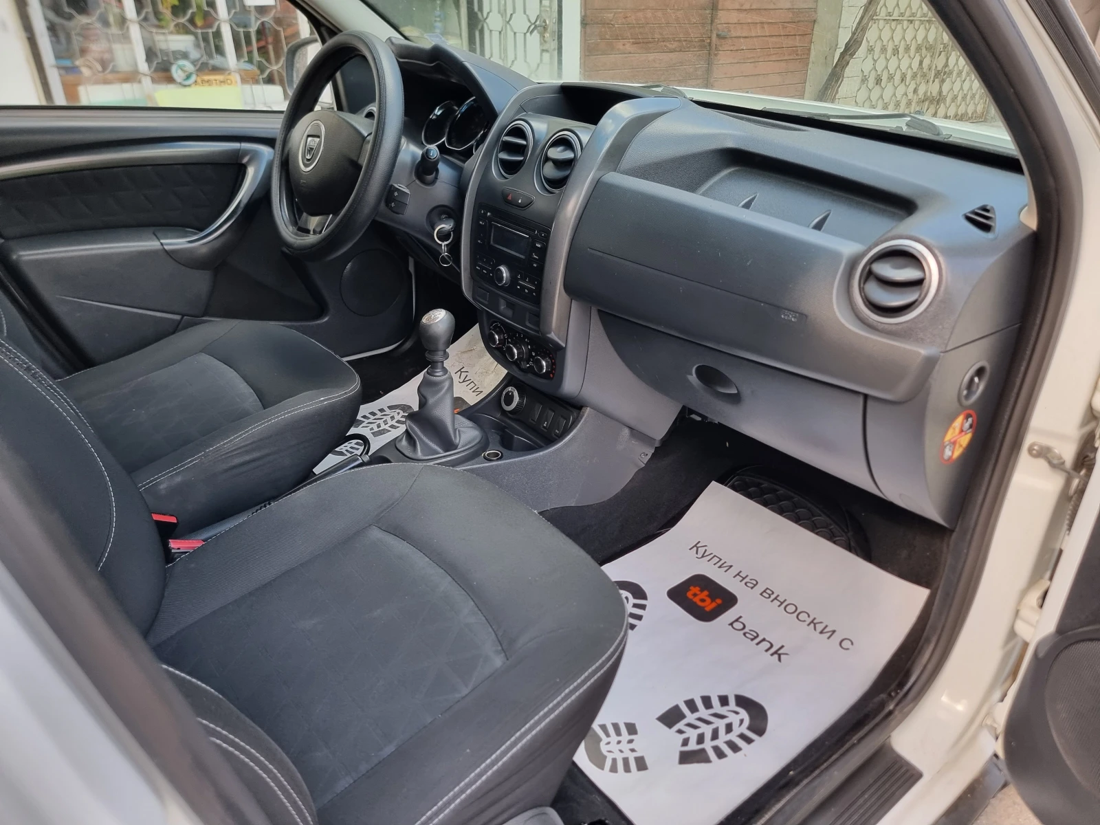 Dacia Duster 1.5dci* 4X4* , снимка 10 - Автомобили и джипове - 56160972