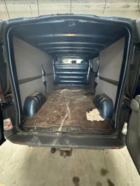 Обява за продажба на Renault Trafic 2.5dci 140hp ~ 123 лв. - изображение 9 | Auto.bg Обява за продажба на Renault Trafic 2.5dci 140hp ~ 123 лв. - изображение 9