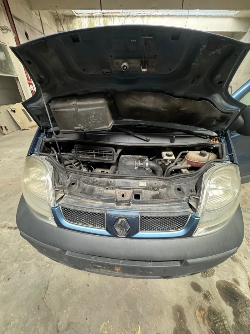 Renault Trafic 2.5dci 140hp, снимка 12 - Бусове и автобуси - 52189125