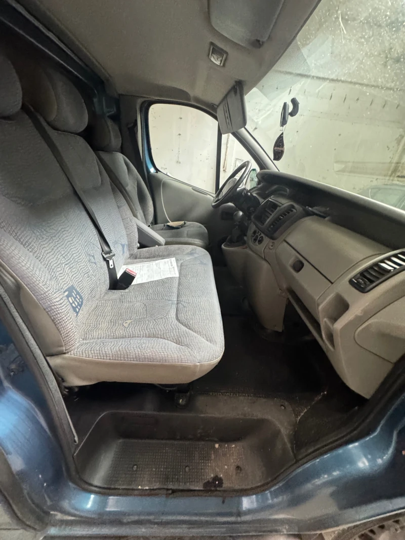 Renault Trafic 2.5dci 140hp, снимка 8 - Бусове и автобуси - 52189125