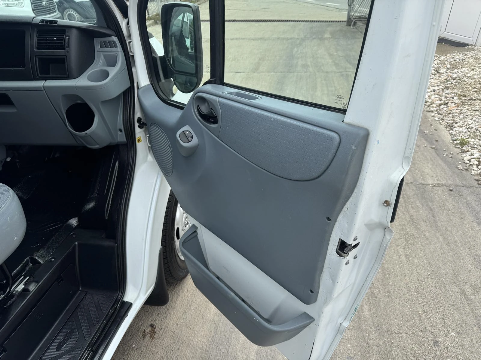 Ford Transit KLIMA 6-�������� 125�.�. | Mobile.bg � ����������� 8