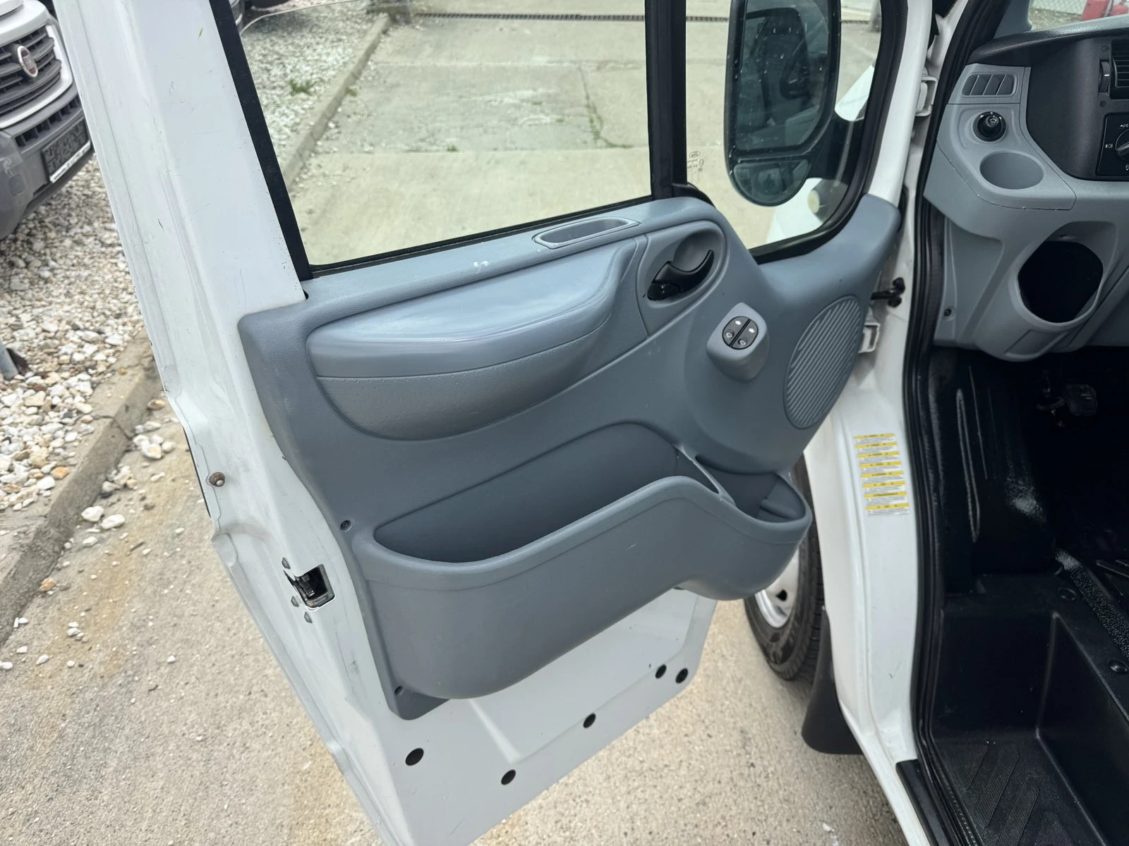 Ford Transit KLIMA 6-�������� 125�.�. | Mobile.bg � ����������� 14