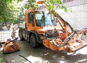  Mercedes-Benz UNIMOG