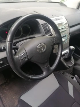 Обява за продажба на Toyota Corolla verso 1, 8i ~9 800 лв. - изображение 6