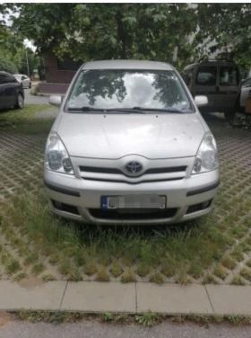 Обява за продажба на Toyota Corolla verso 1, 8i ~9 800 лв. - изображение 1