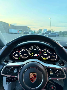 Porsche Panamera 4 E Hybrid AWD  CARFAX | Auto.bg — изображение 8