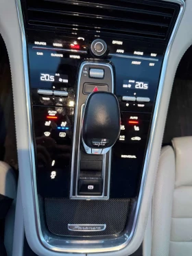 Porsche Panamera 4 E Hybrid AWD  CARFAX | Auto.bg — изображение 17