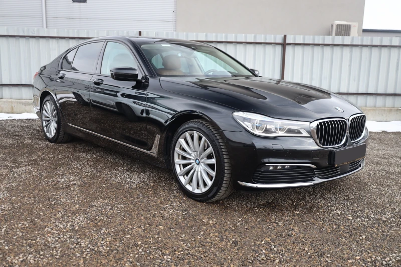 BMW 740 d xDrive #Laser #SoftClose #360 #Sitzklima #iCarbg, снимка 3 - Автомобили и джипове - 49255153