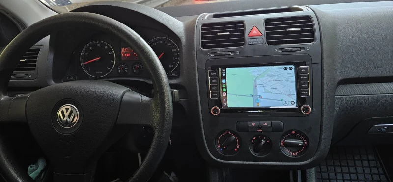 VW Golf 1.6 бензин / 102hp / Перфектен , снимка 11 - Автомобили и джипове - 51036247