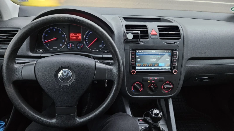 VW Golf 1.6 бензин / 102hp / Перфектен , снимка 9 - Автомобили и джипове - 51036247