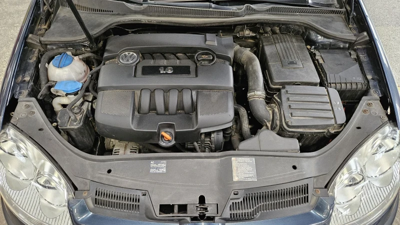 VW Golf 1.6 бензин / 102hp / Перфектен , снимка 15 - Автомобили и джипове - 51036247