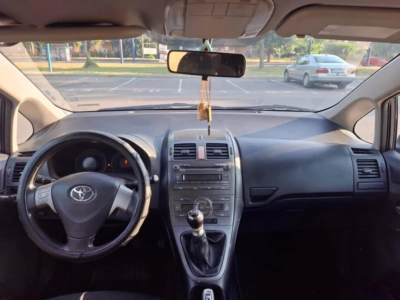 Toyota Auris, снимка 6 - Автомобили и джипове - 52216699