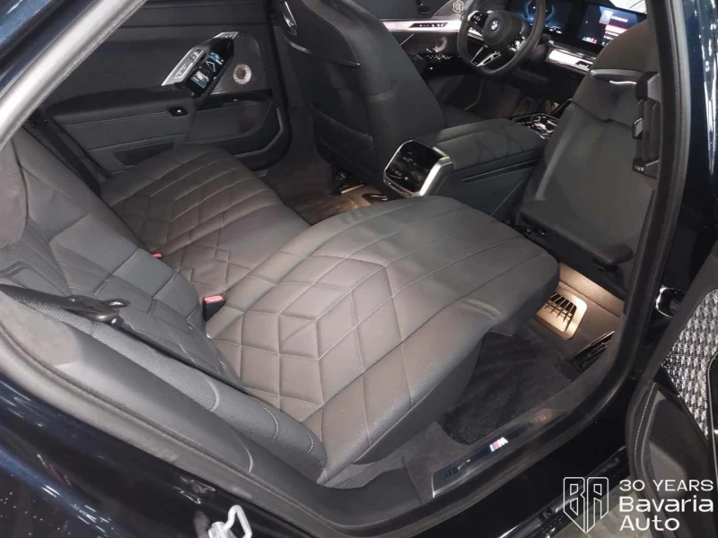 BMW i7 M70 xDrive, снимка 10 - Автомобили и джипове - 52669286