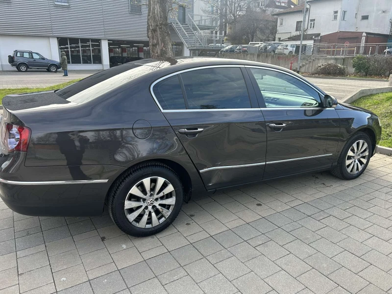 VW Passat, снимка 5 - Автомобили и джипове - 52679642