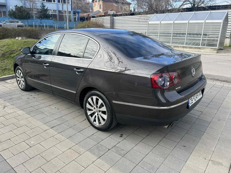 VW Passat, снимка 4 - Автомобили и джипове - 52679642