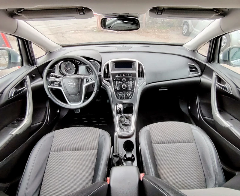 Opel Astra 1.7CDT-i/COSMO, снимка 12 - Автомобили и джипове - 53183502