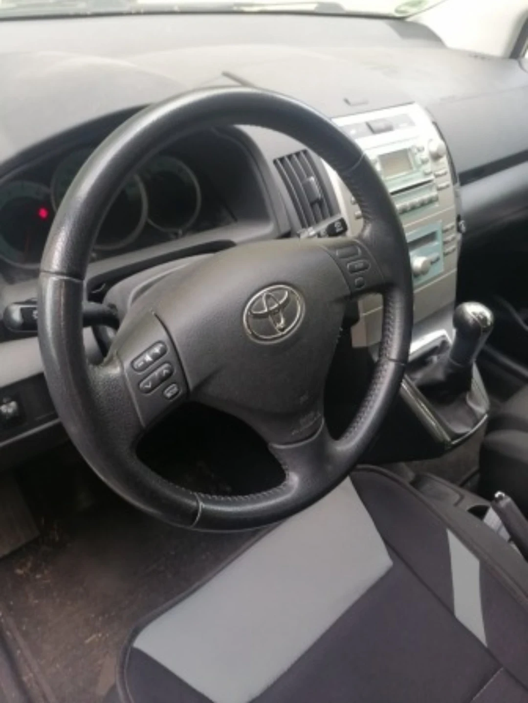 Toyota Corolla verso 1, 8i - изображение 7