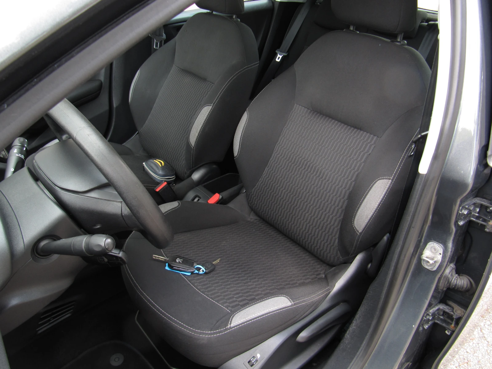Peugeot 208 1.6HDI face 100k.c. EURO6b - изображение 10