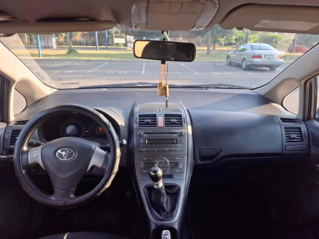 Toyota Auris  - изображение 9
