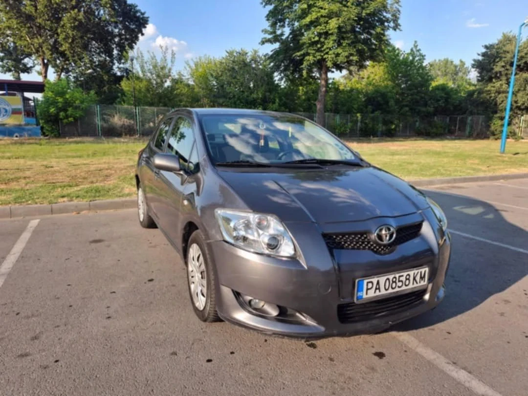 Toyota Auris  - изображение 2