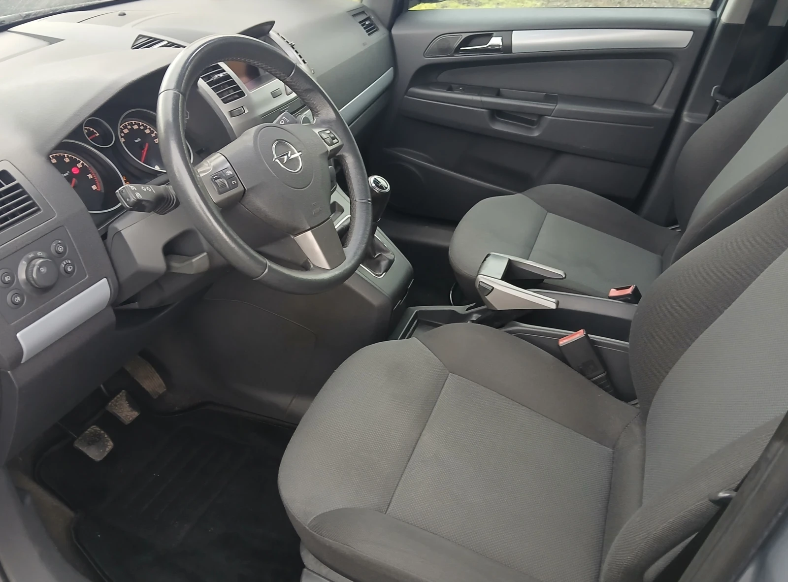 Opel Zafira 1.8i/140 - изображение 7