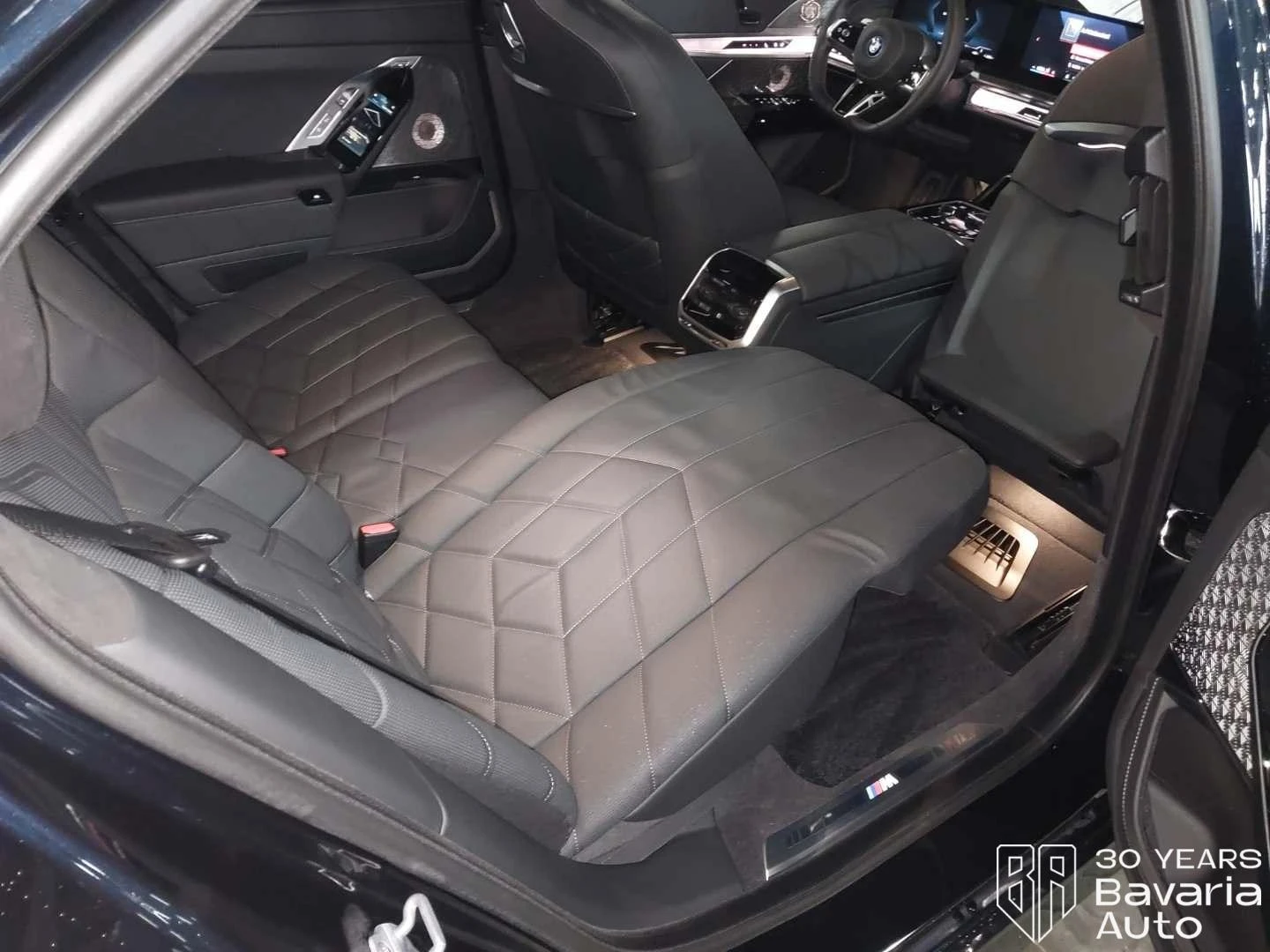BMW i7 M70 xDrive | Mobile.bg   10
