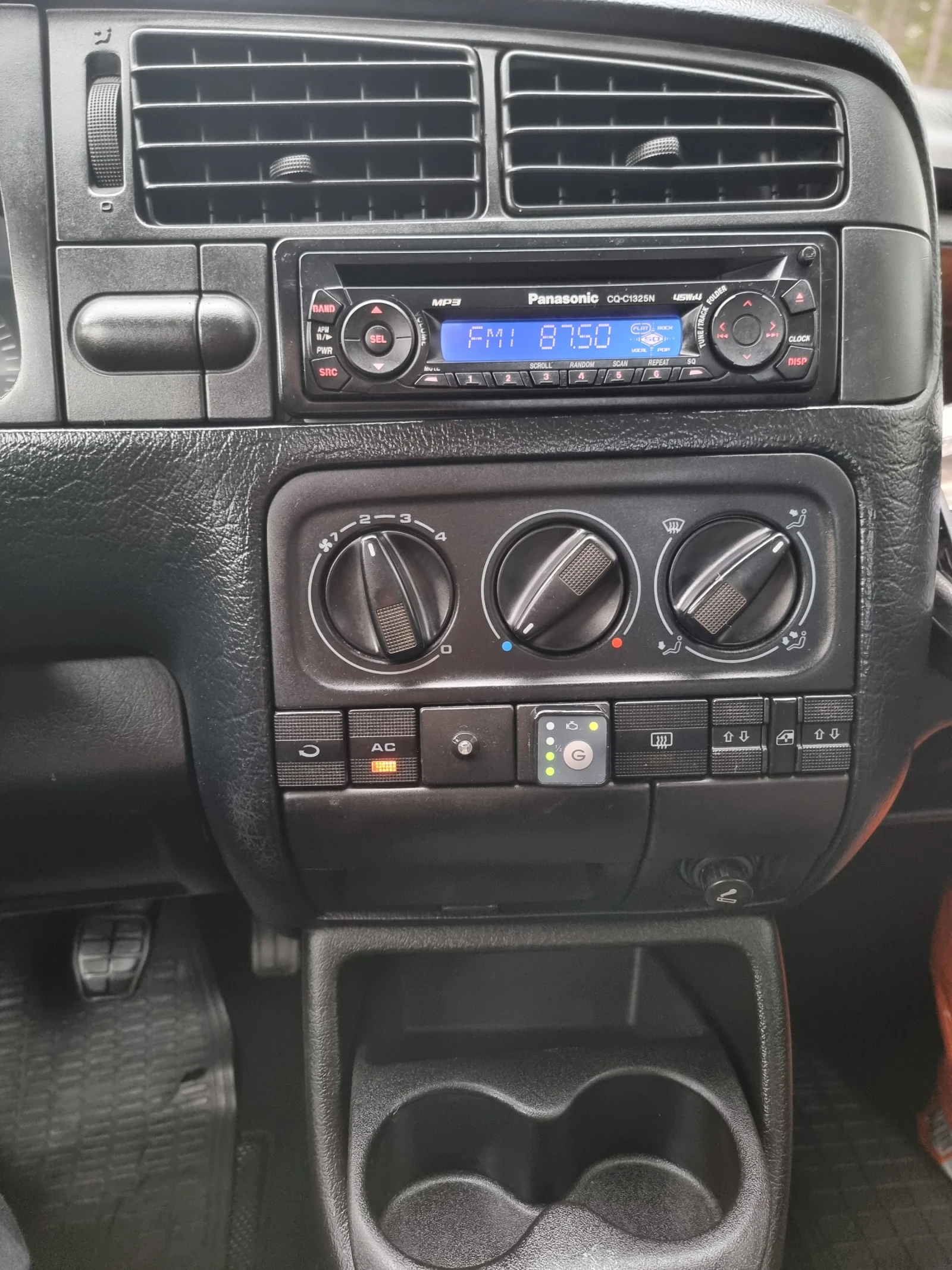 VW Golf ABF 16V КЛИМАТИК, снимка 10 - Автомобили и джипове - 54011508