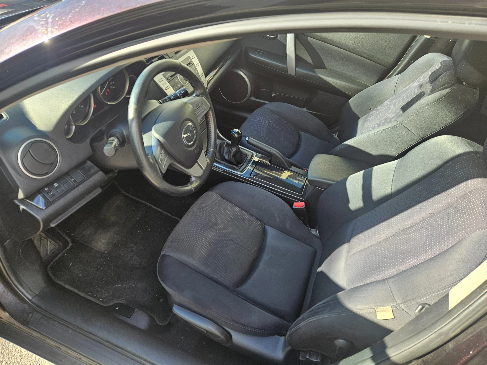 Mazda 6 2.2 CD, снимка 12 - Автомобили и джипове - 54154630