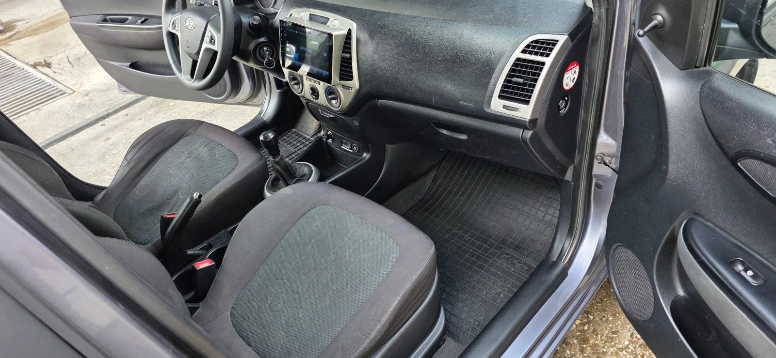 Hyundai I20, снимка 11 - Автомобили и джипове - 54596854
