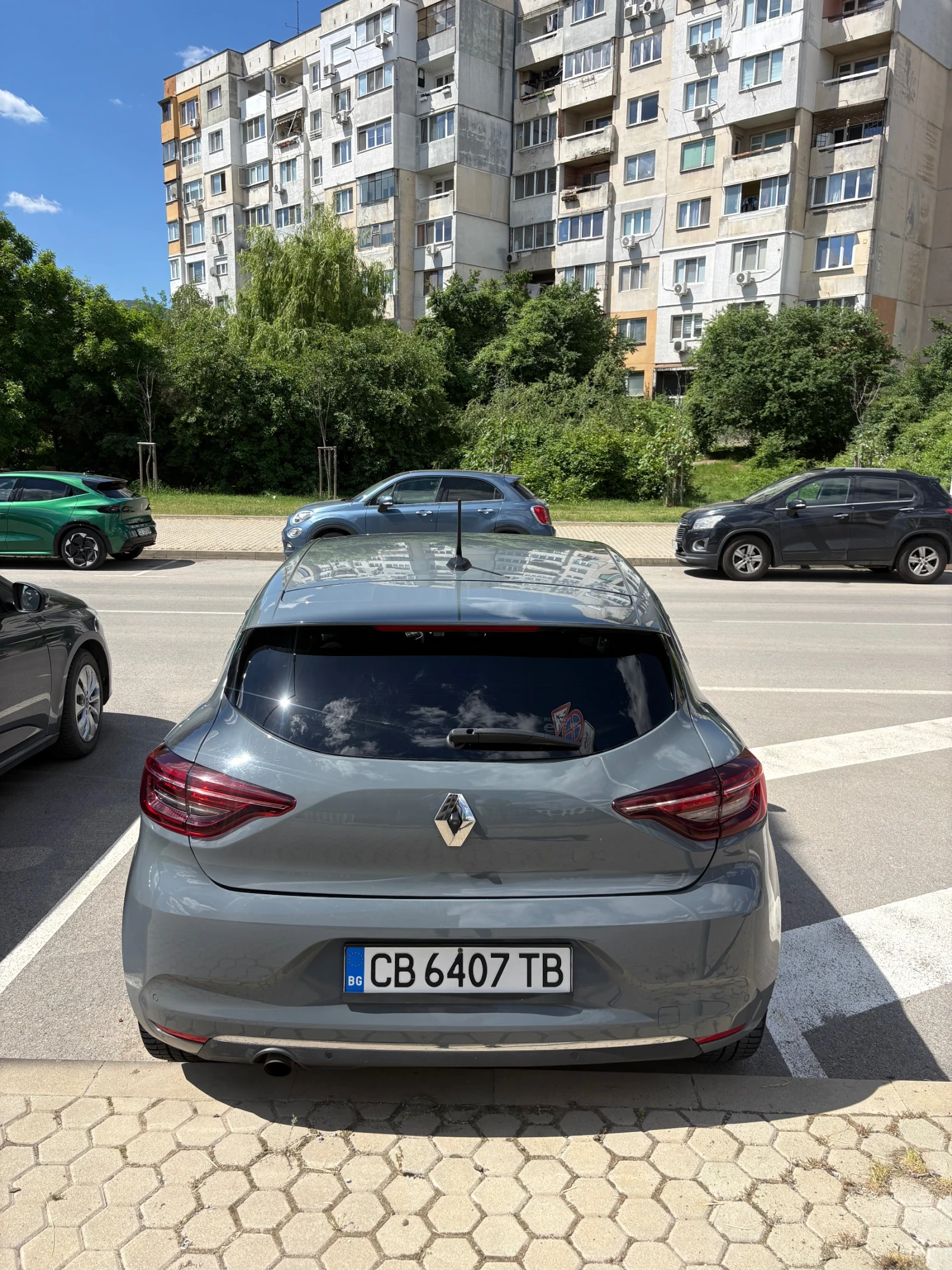 Renault Clio 1.0, снимка 5 - Автомобили и джипове - 54714194