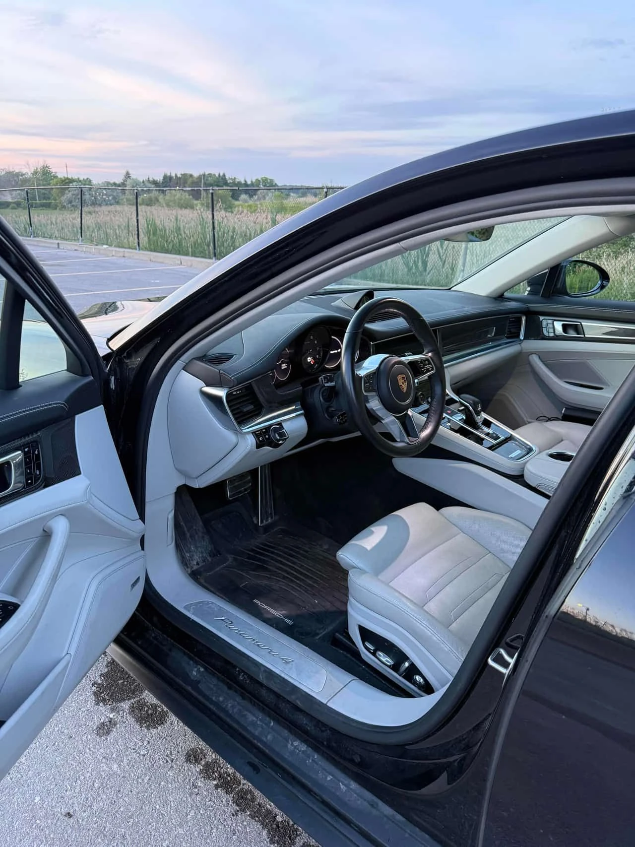 Porsche Panamera 4 E Hybrid AWD  CARFAX, снимка 5 - Автомобили и джипове - 55116781