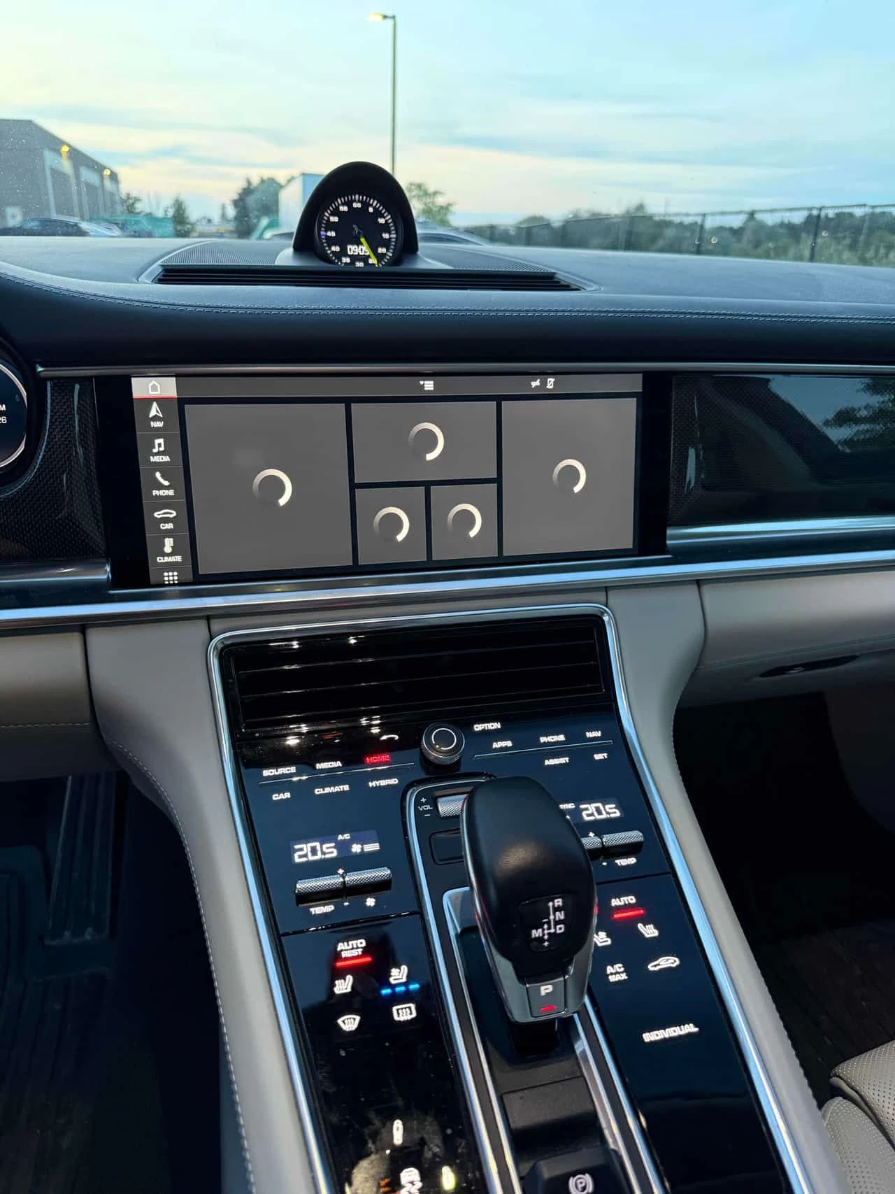Porsche Panamera 4 E Hybrid AWD  CARFAX, снимка 9 - Автомобили и джипове - 55116781