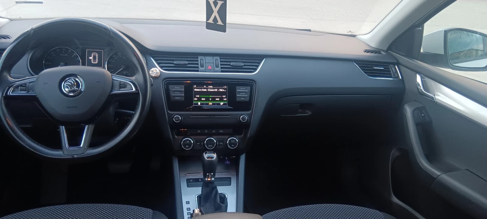 Skoda Octavia 1.6, снимка 6 - Автомобили и джипове - 55281539